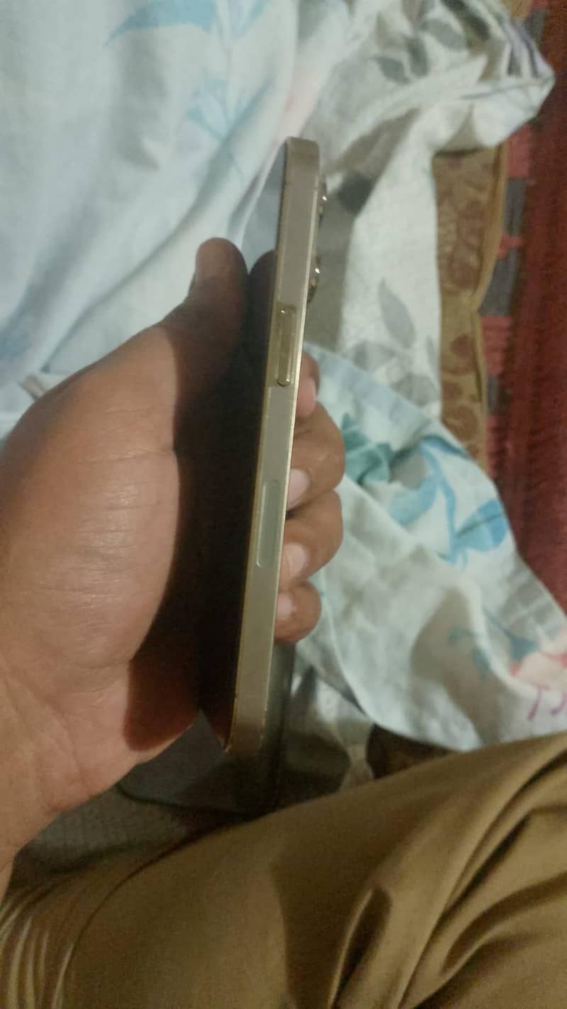 Apple iPhone 13 Pro 1