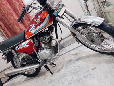 Honda 125 good condition with biometric 15/16 model