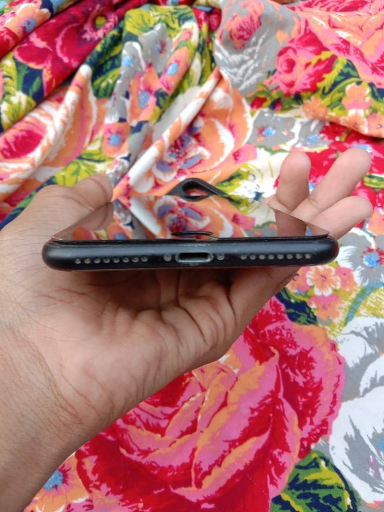 Apple iPhone 7 Plus 2