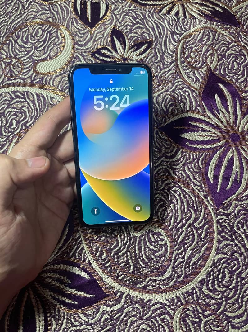Apple iPhone X 3