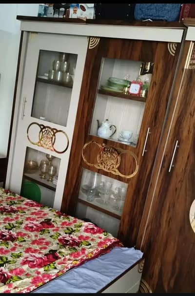 bed almari showcase side tables dressing table