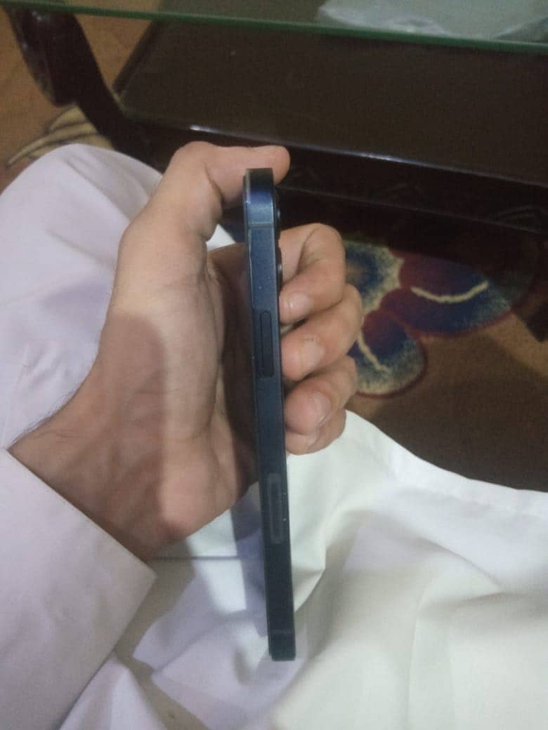 Apple iPhone 12 3