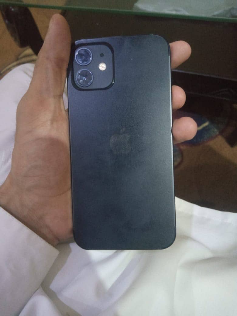 Apple iPhone 12 4