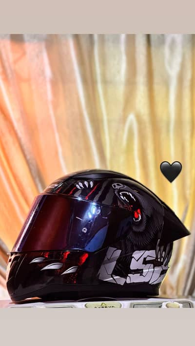 LS2 helmet Claw shape