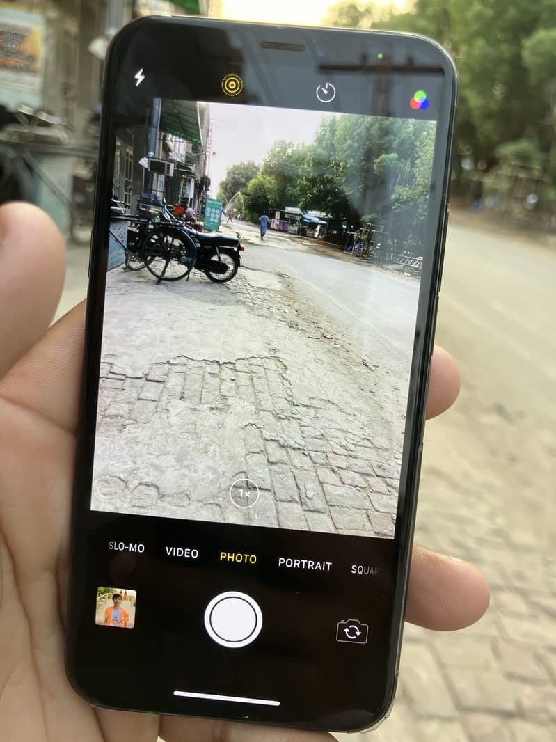Apple iPhone X 4