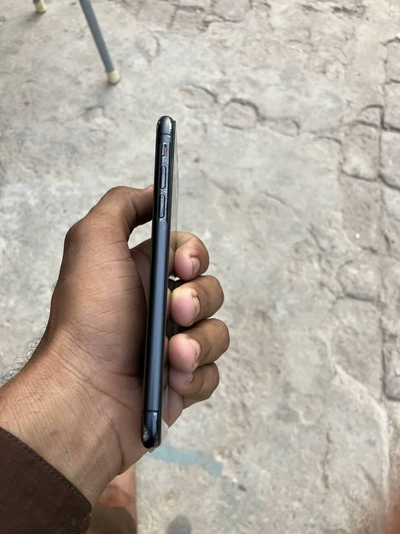 Apple iPhone X 5