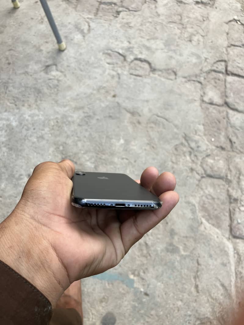 Apple iPhone X 6