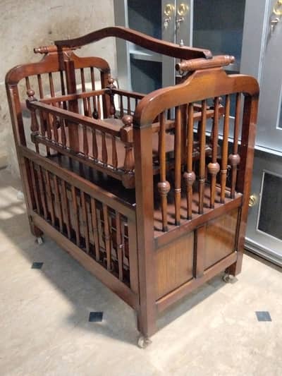 baby swing and baby cot