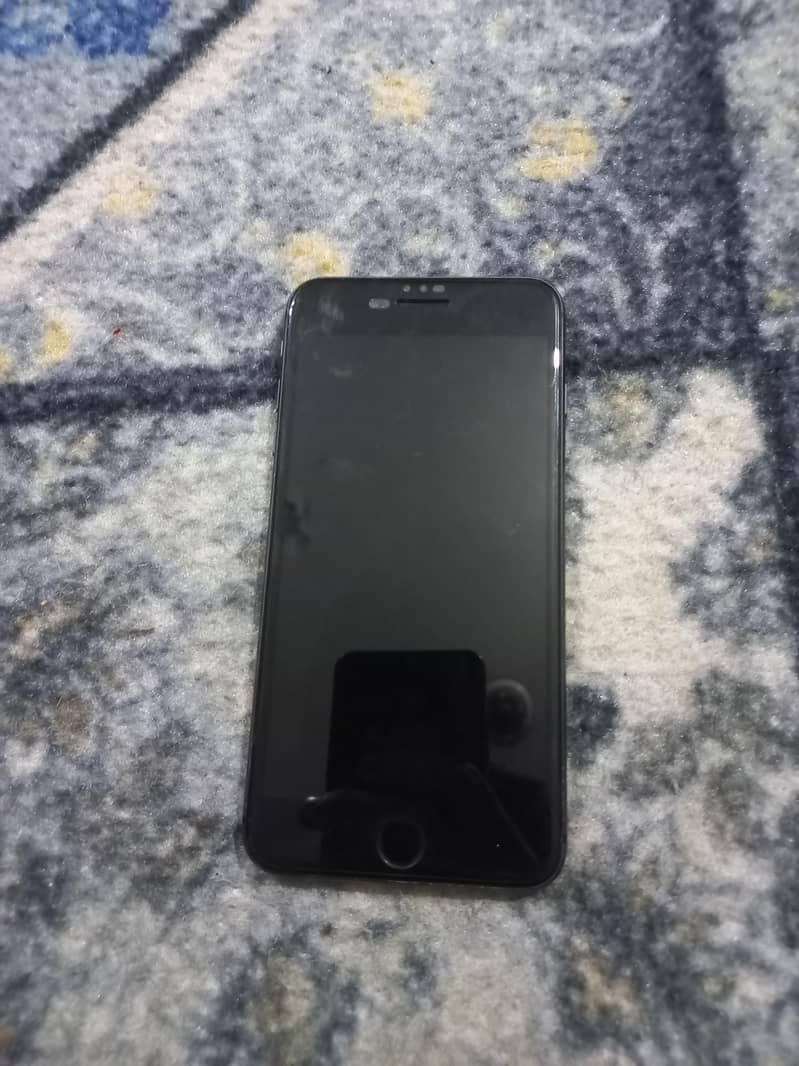 Apple iPhone 8 Plus 3