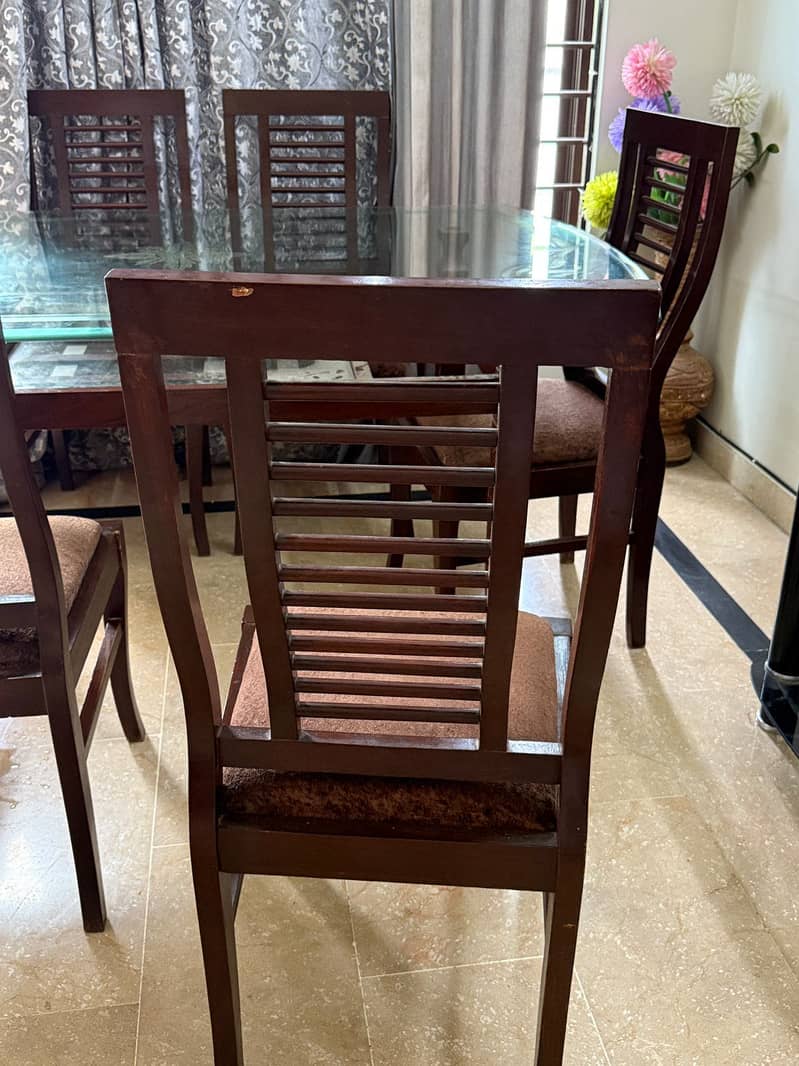6 seater dining table 0