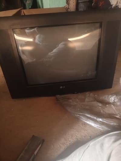 LG 21 Inch CRT  T. v in good condition