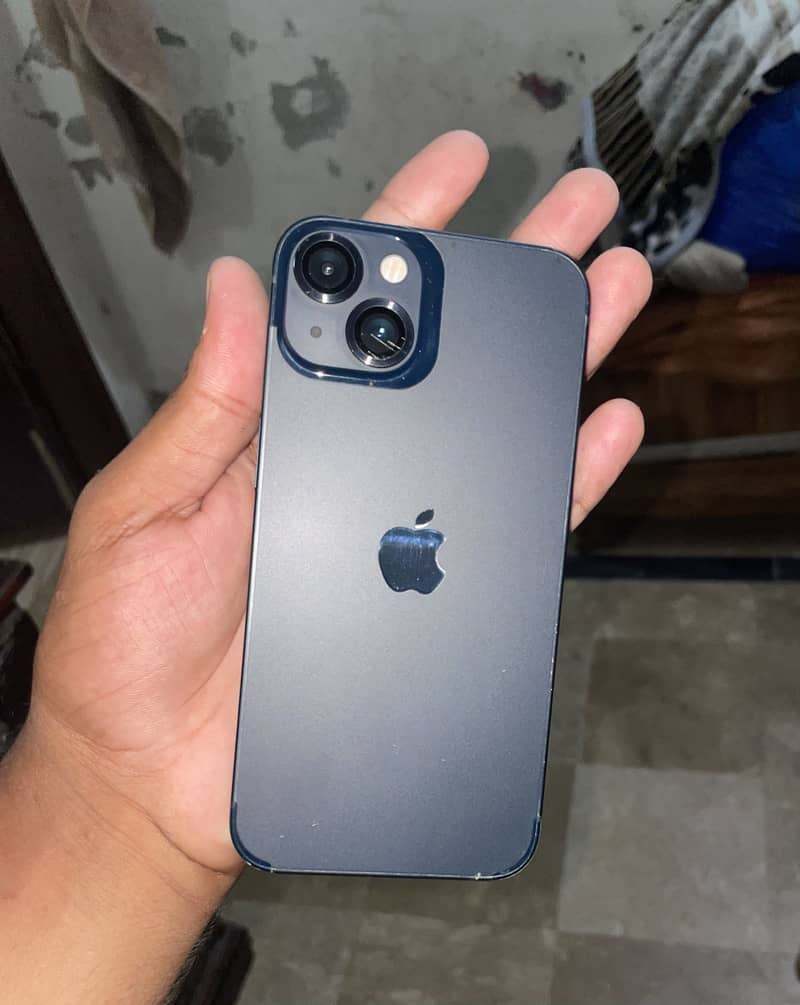 Apple iPhone 13 0