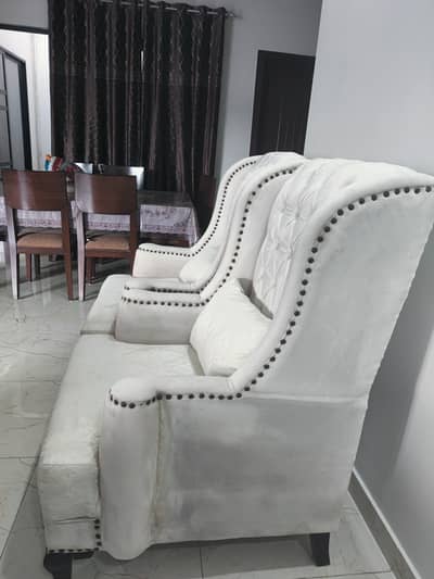 Beautiful Chairs set for sale (like new)