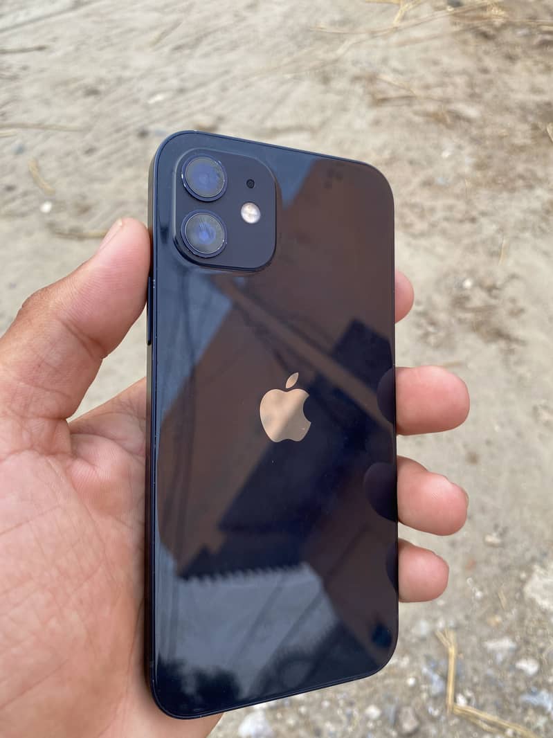 Apple iPhone 12 3