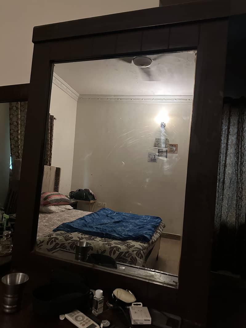 Bed set with side table and dressing table 1