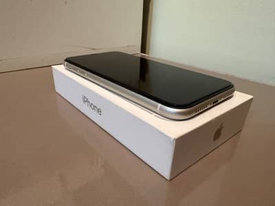 Apple iPhone 11 64gb - 10/10 Condition
