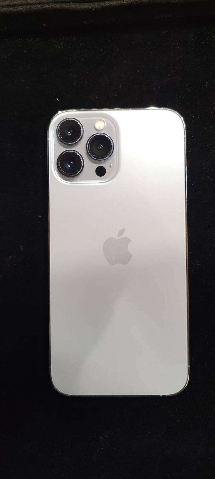 Apple iPhone 13 Pro Max 4
