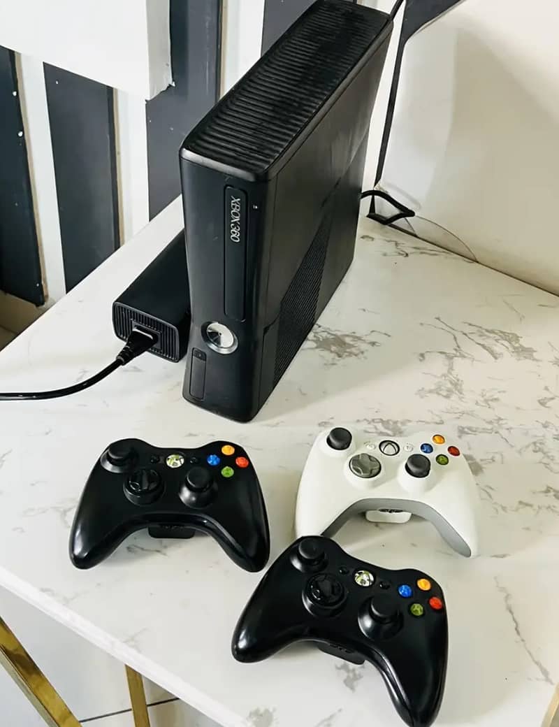 Xbox360slim 0