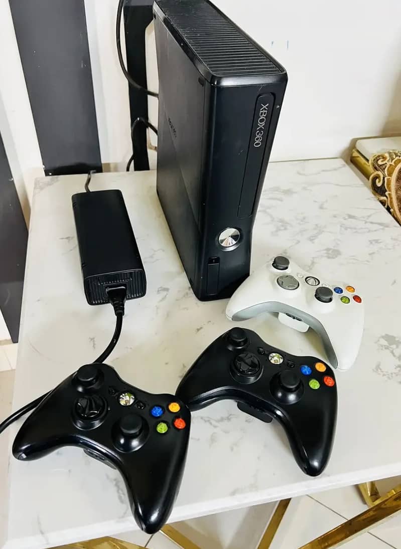 Xbox360slim 1
