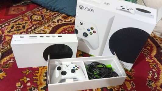 Brand new Xbox Series S 512GB|Untouched|Box Packed|Original controller