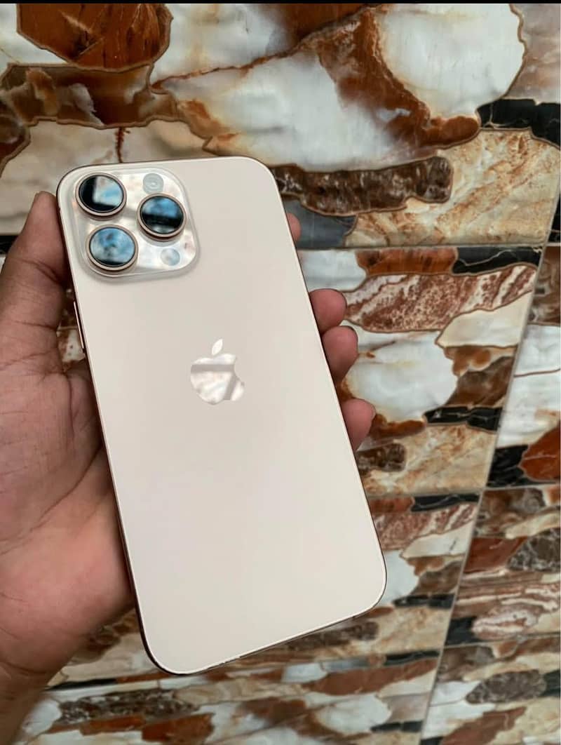 Apple iPhone 16 Pro Max 0