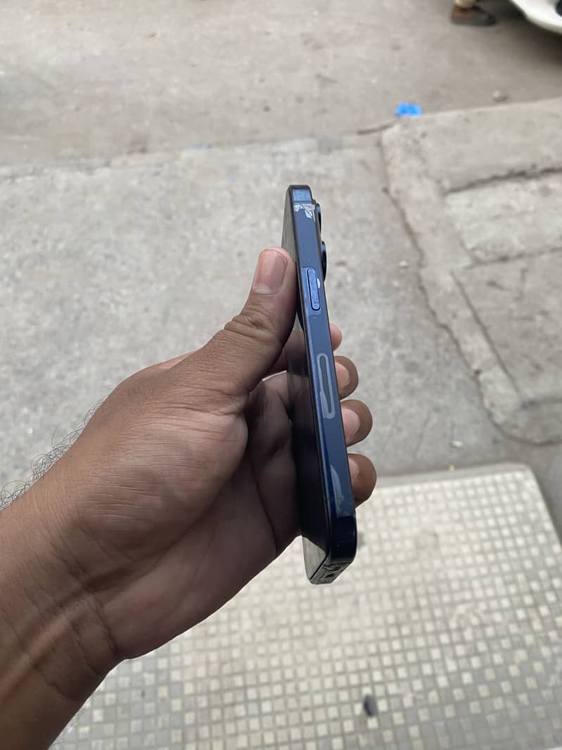 Apple iPhone 15 Pro 6