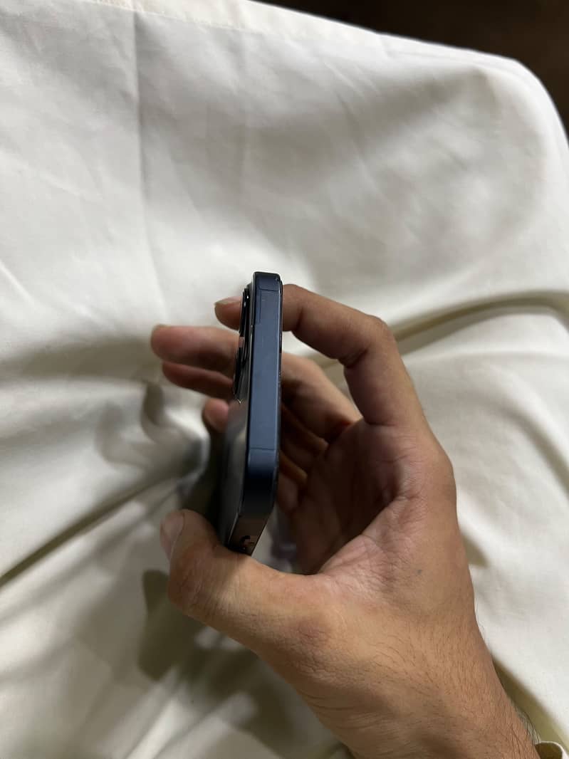 Apple iPhone 13 1