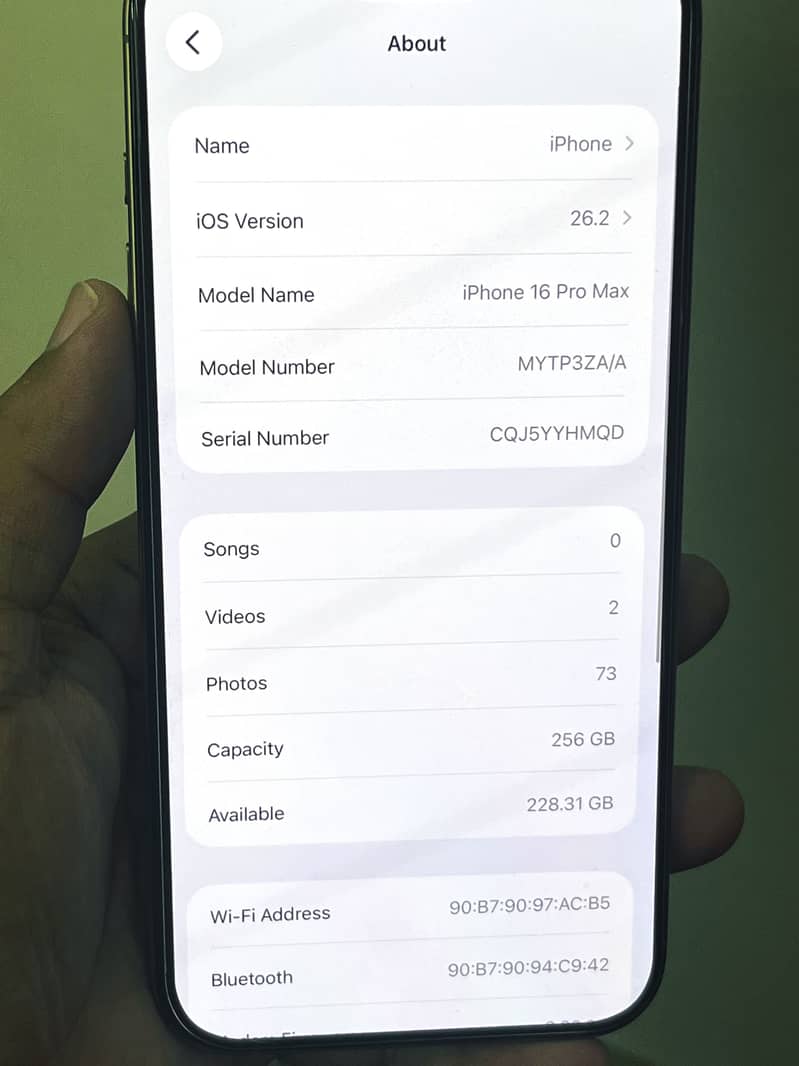 Apple iPhone 16 Pro Max 0