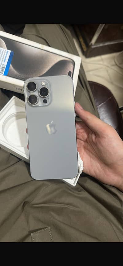Apple iPhone 15 Pro Max jv 256 gb 82 battry health 10by10