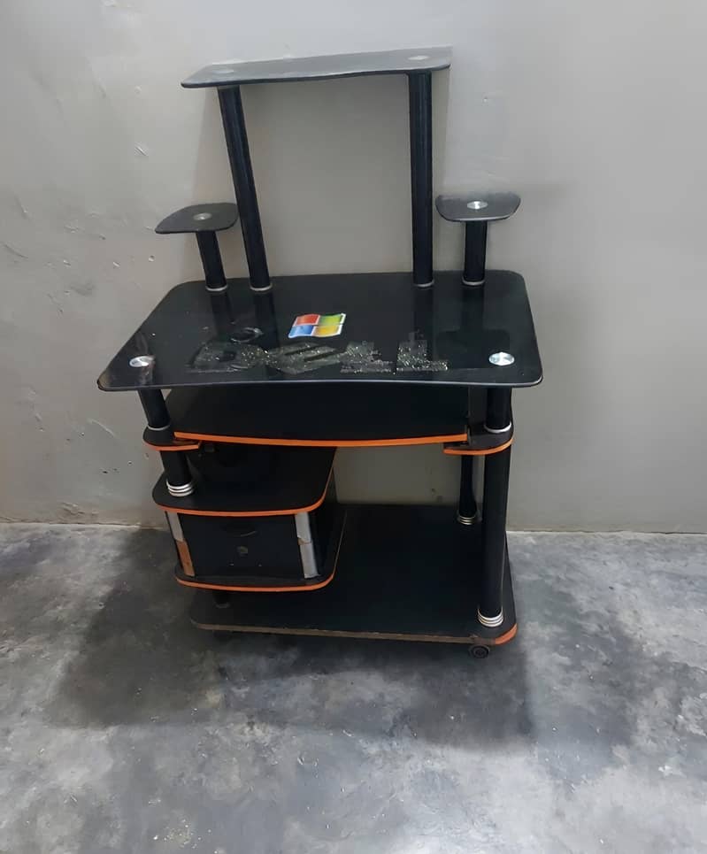 COMPUTER (PC) TROLLEY. . . 0