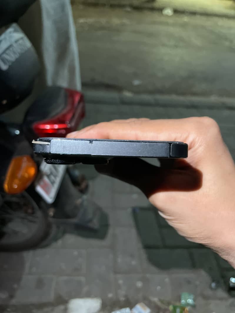 iPhone 13 Pro Max 2