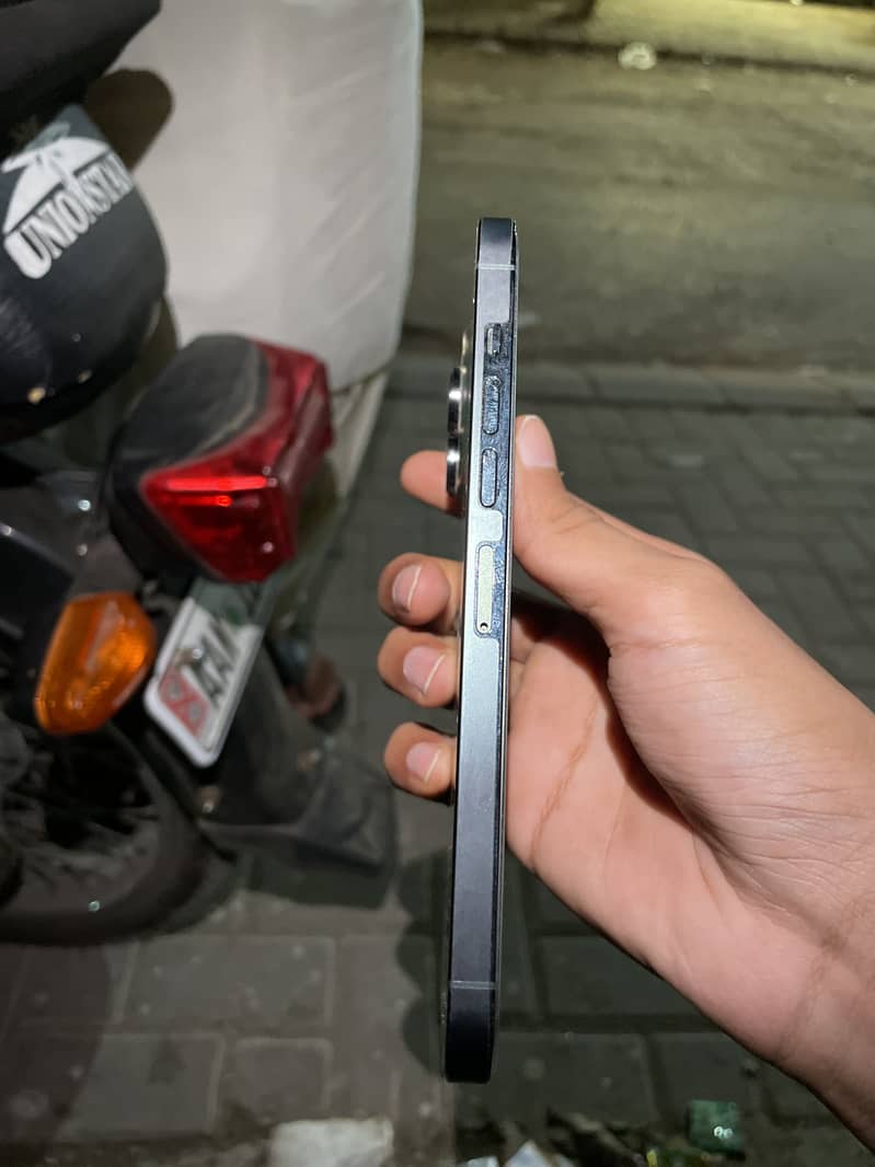iPhone 13 Pro Max 3