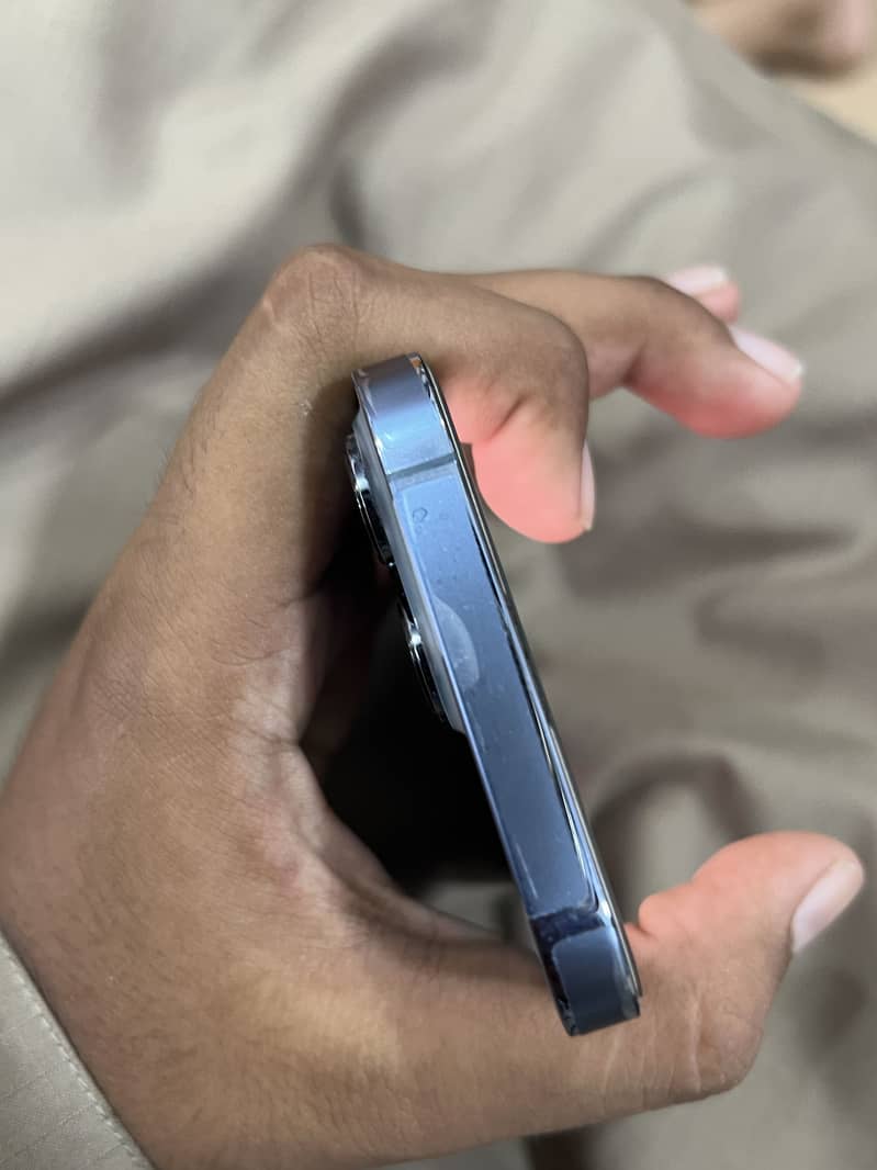 Apple iPhone 13 Pro 2
