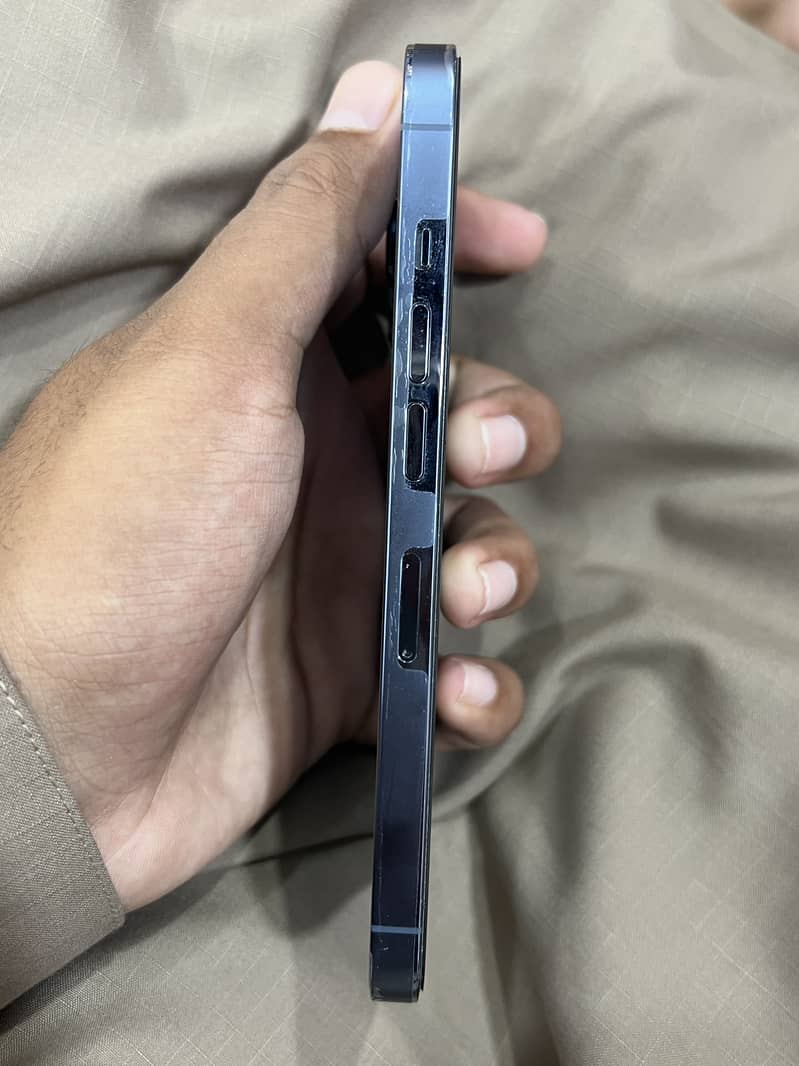 Apple iPhone 13 Pro 3