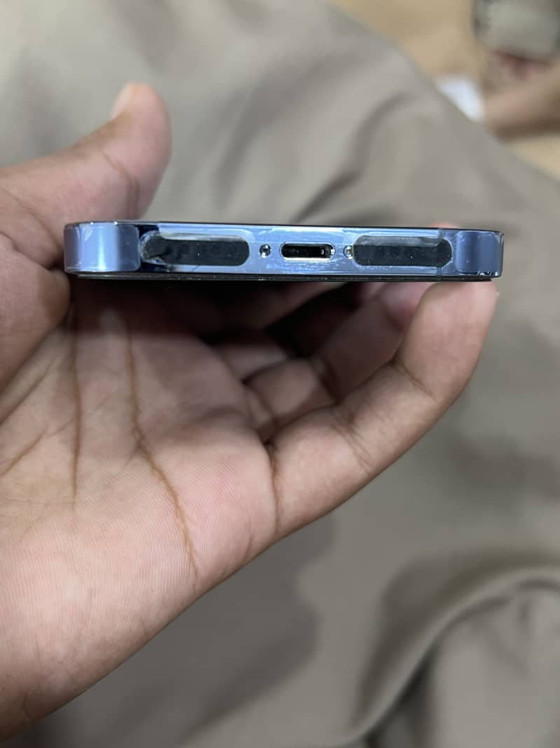 Apple iPhone 13 Pro 6