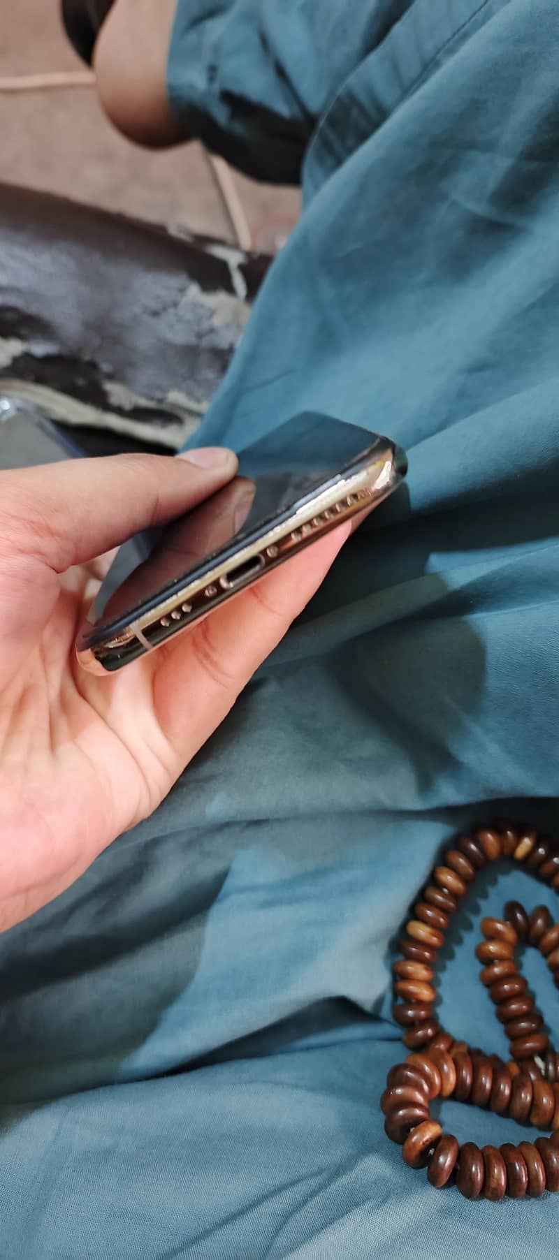 Apple iPhone XS 4