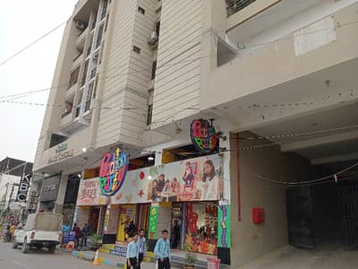 Prime Location In North Nazimabad - Block B Of Karachi, A 1800 Square Feet Flat Is Available