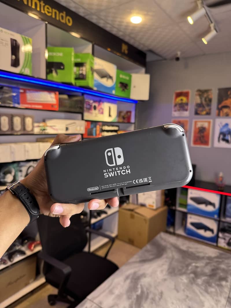 Nintendo switch lite 3