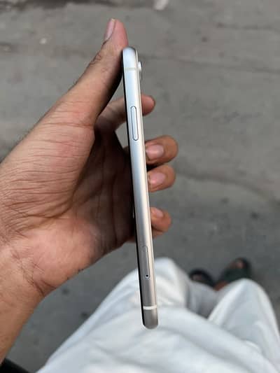 Apple iPhone XR