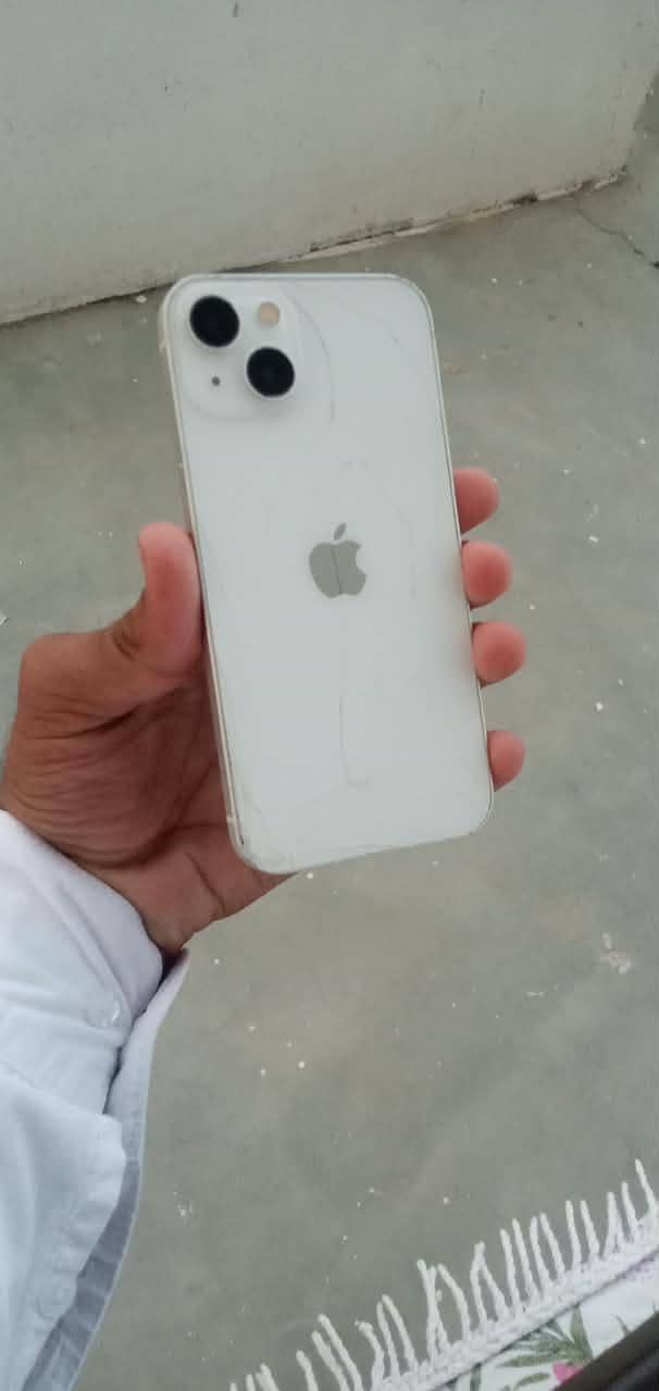 Apple iPhone 13 2