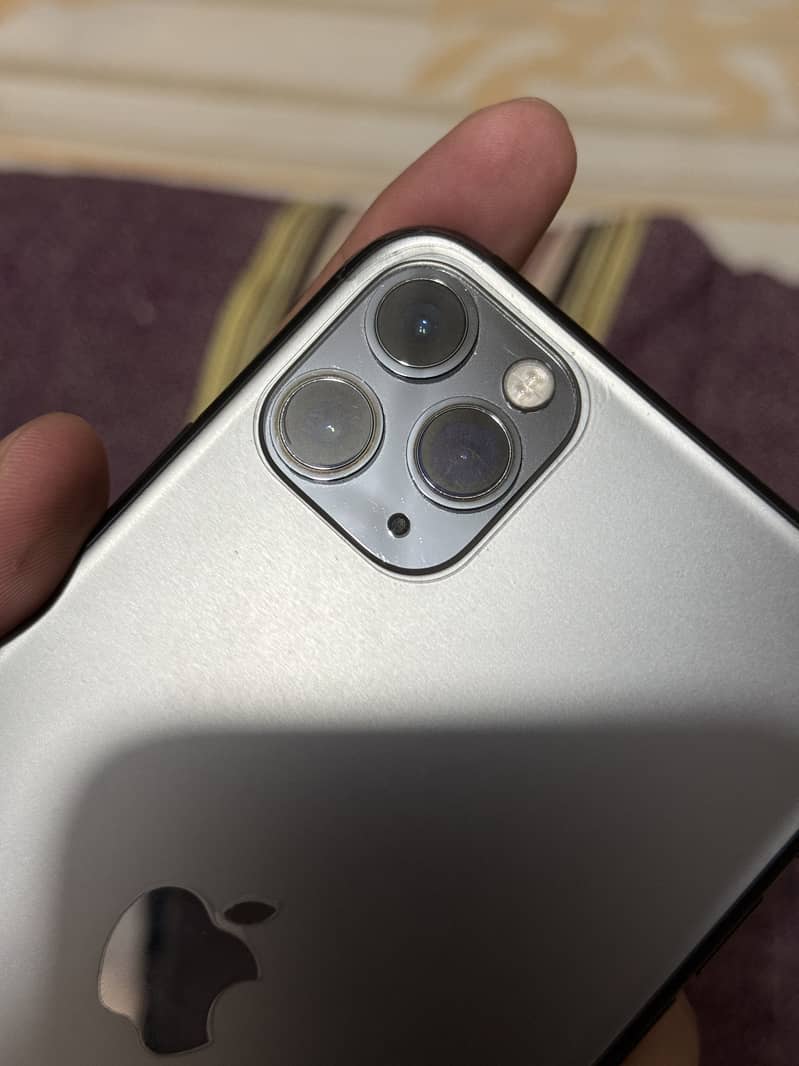 Apple iPhone 11 Pro Max 1