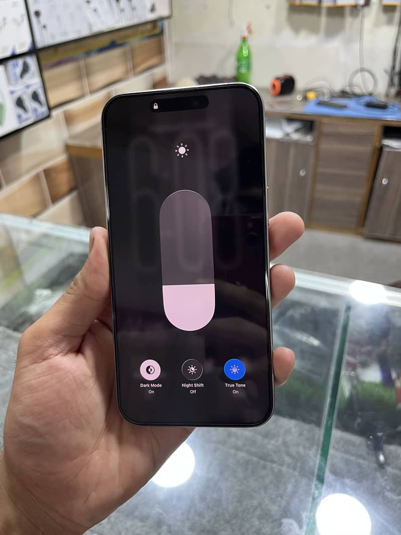 Apple iPhone 15 Pro Max 3