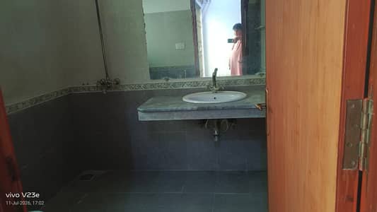 28 marla lower portion rent for avalible in dha phase 2