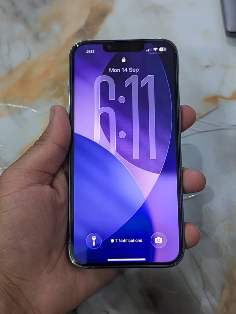 Apple iPhone 13 Pro 1