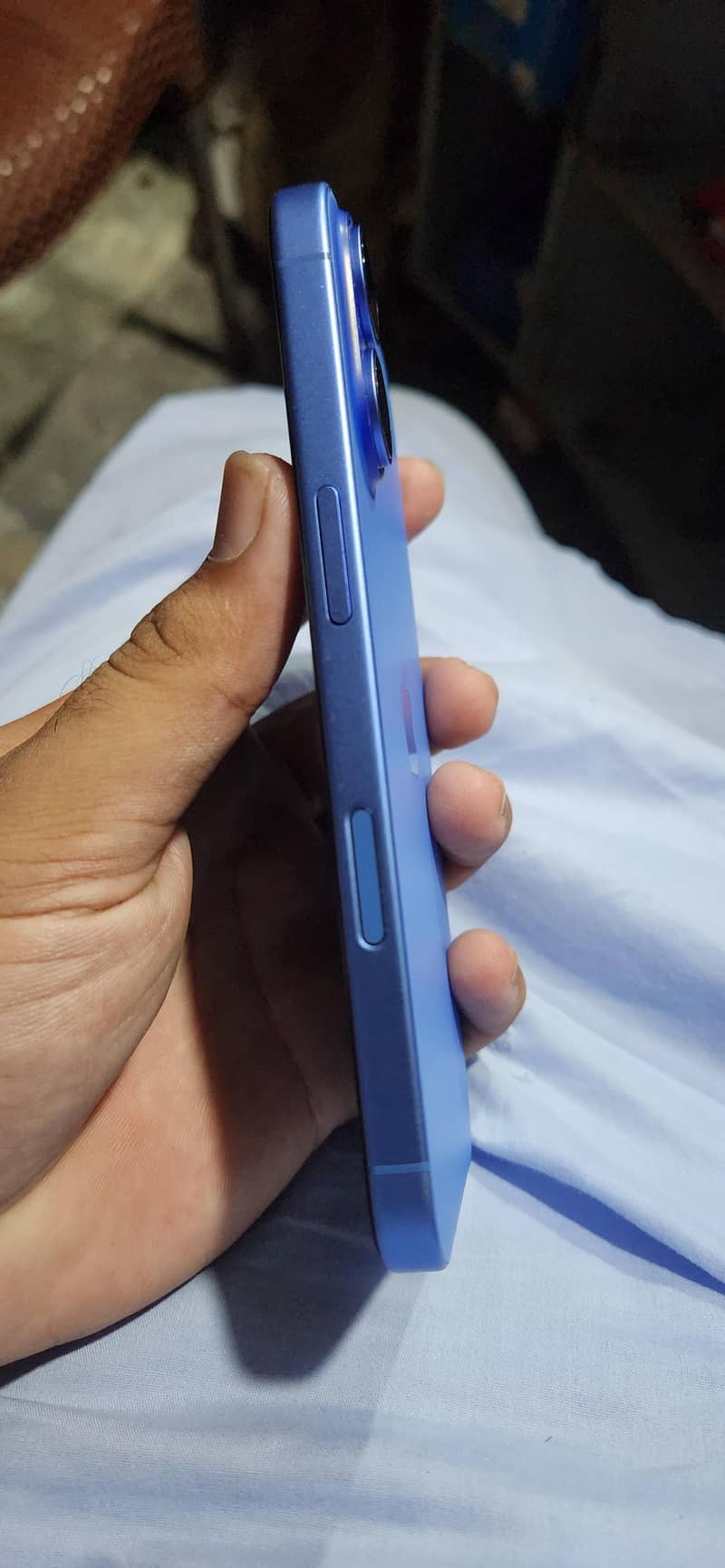 Apple iPhone 16 2