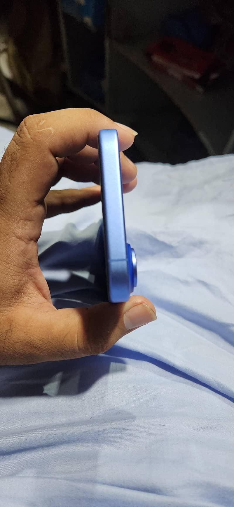 Apple iPhone 16 3
