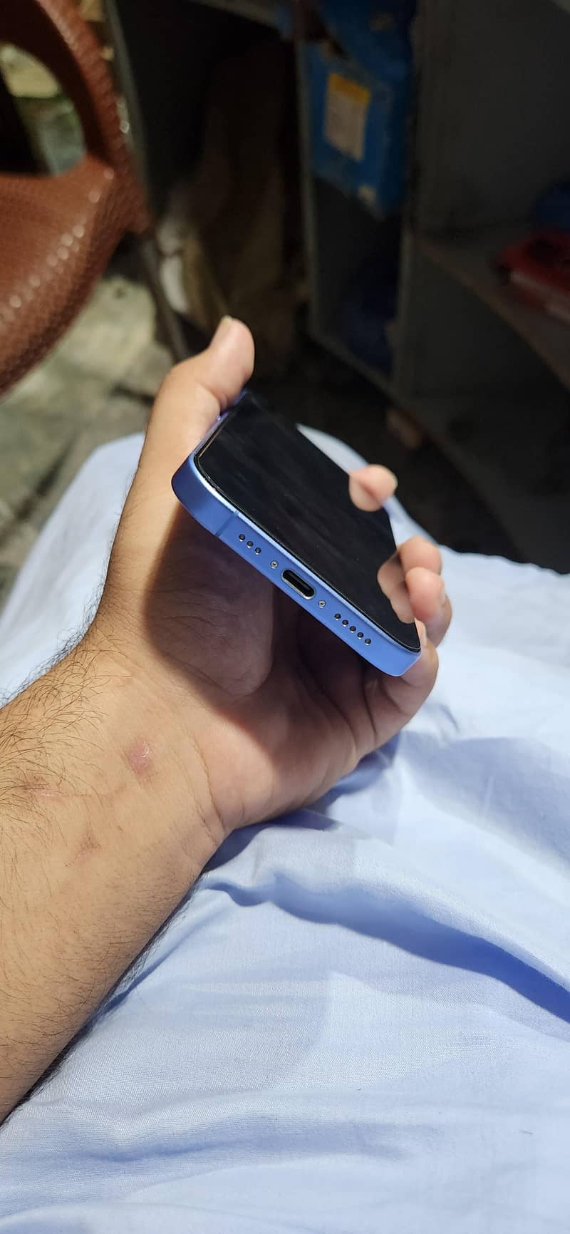Apple iPhone 16 4