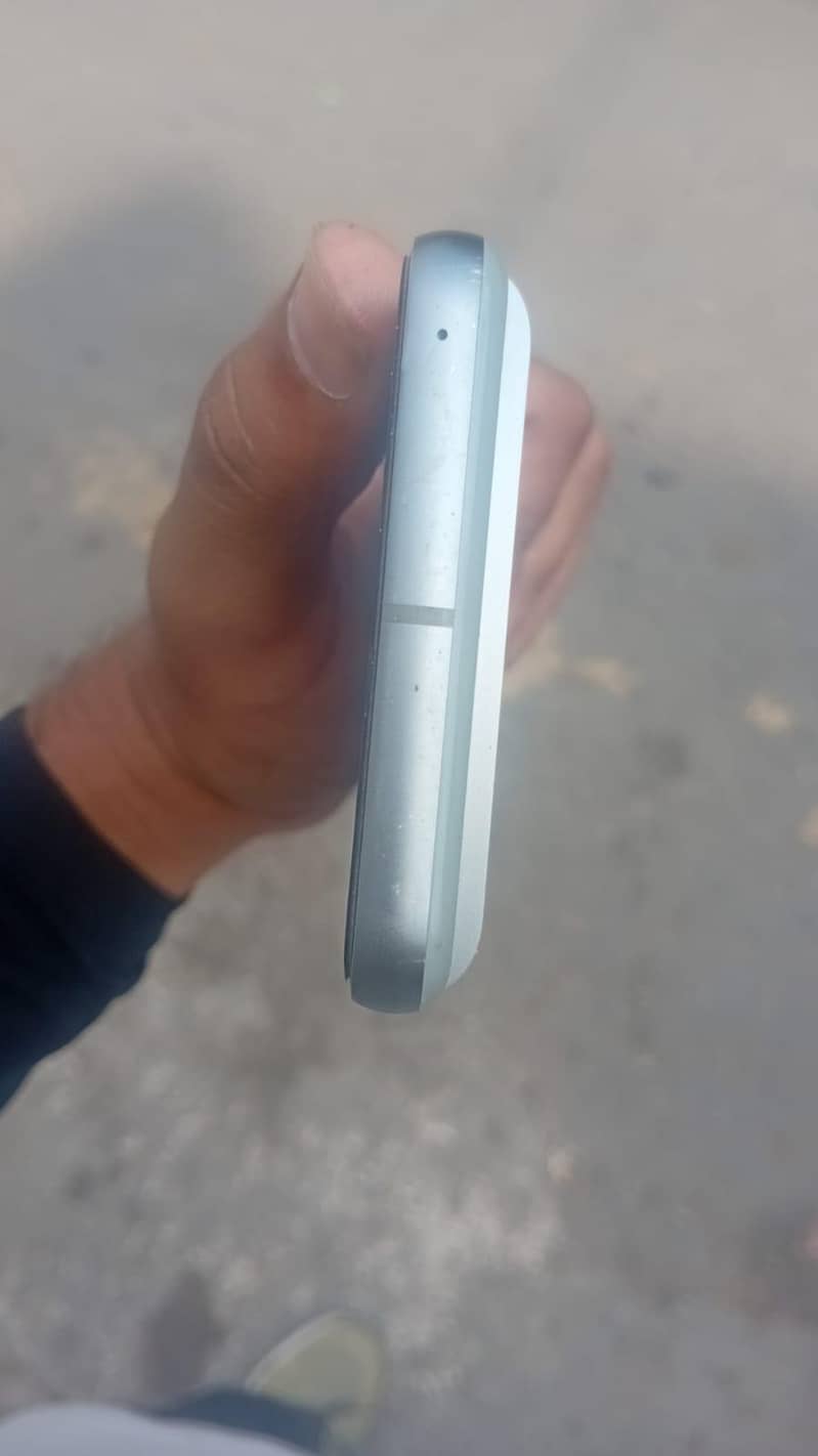 Google Pixel 8 3