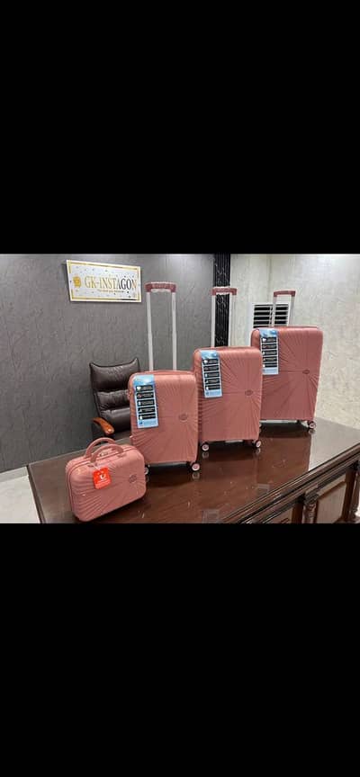 Luggage bags/ travel suitcases/ trolley bags/ travel trolley/ attachi