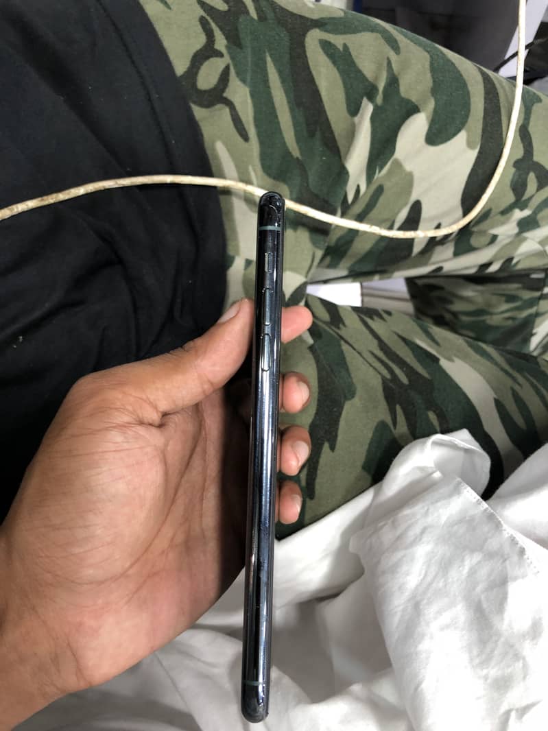 Apple iPhone 11 Pro Max 3